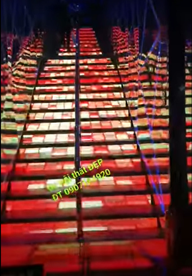 Màn hình led P.5 Ngoài trời cho cầu thang Cho Quán Bar